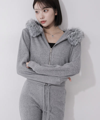 【 セットアップ 】ファーフードショートパーカー＆スウェットフレアパンツ ／ Fur short hoodie ＆ sweat flare pants SETUP