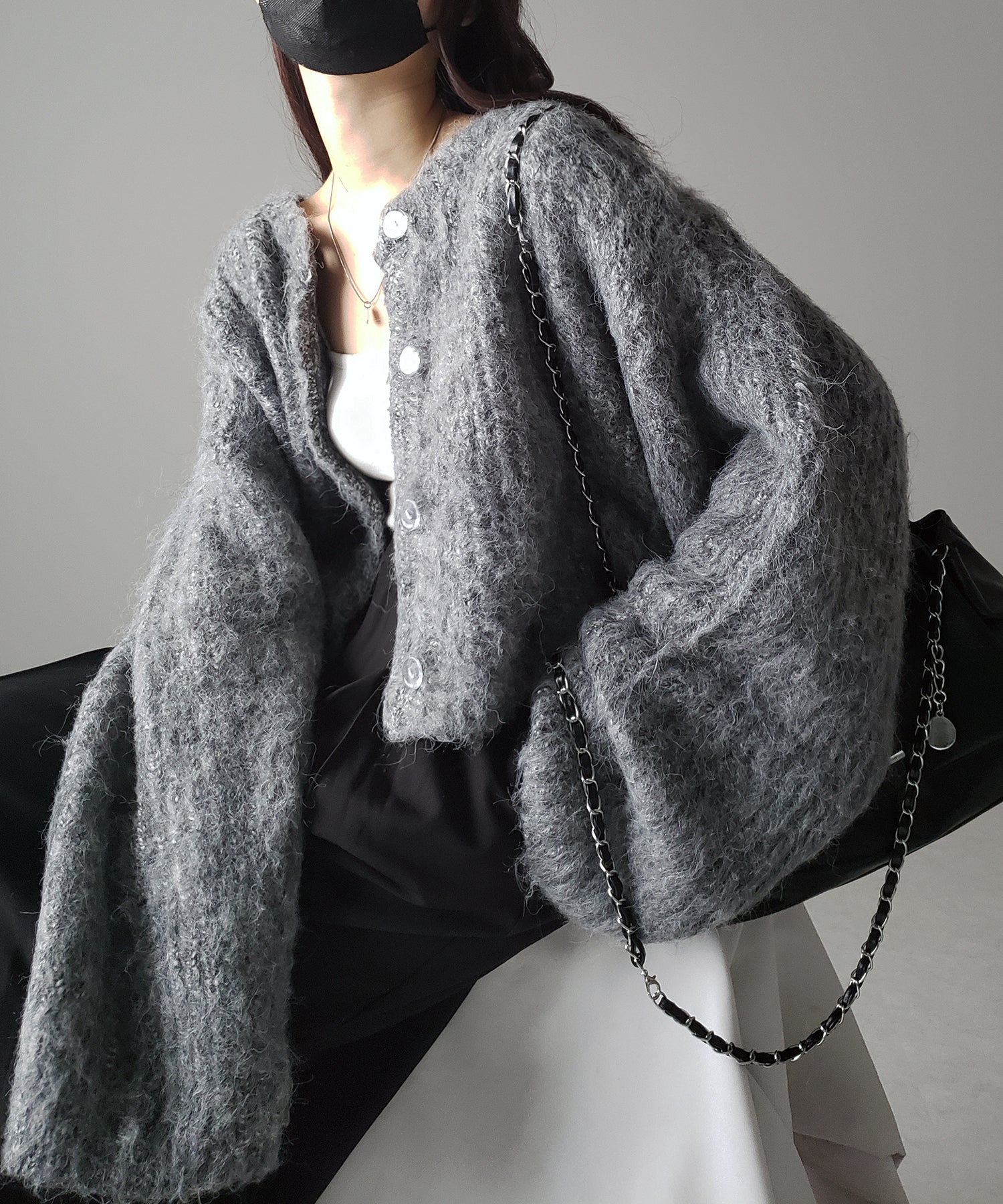 ボリュームワイドスリーブショートシャギーニットカーディガン ／ volume wide sleeve short shaggy knit cardigan