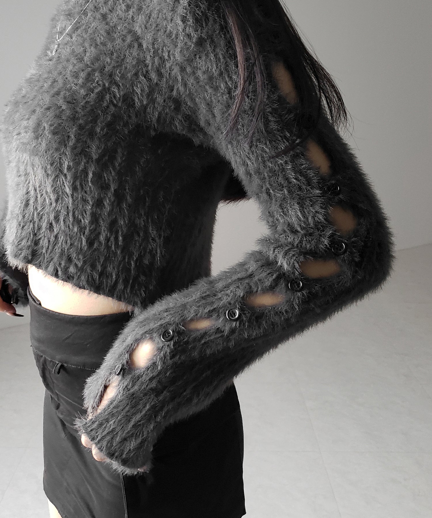 【 ３color 】カットアウトスリットスリーブショートシャギーニット ／ cutout slit sleeve short shaggy knit