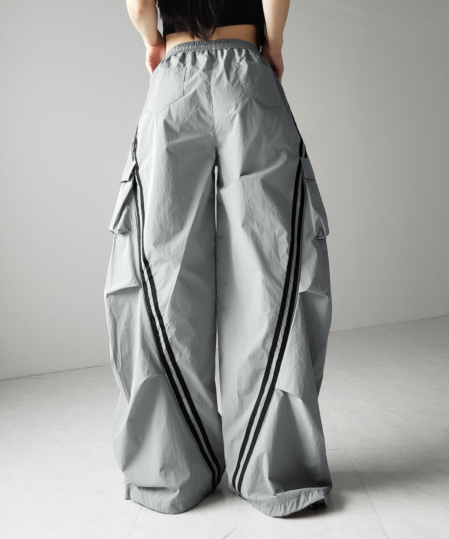 【 ３color ／裾絞り可能２WAY 】サイドラインナイロンタックカーゴワイドパンツ ／ side line nylon tuck cargo wide pants