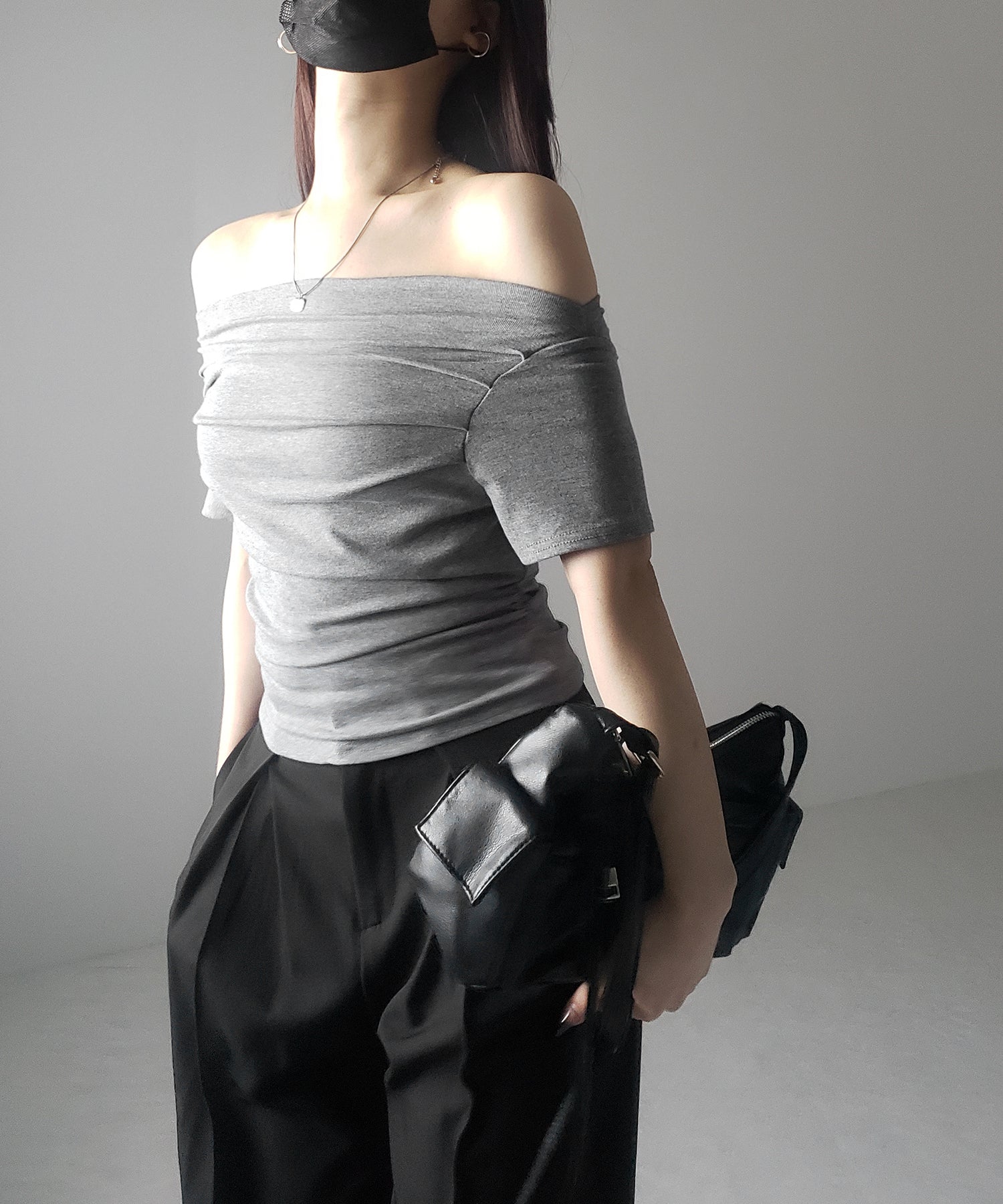 【 ３color 】半袖タックデザインドレープオフショルダートップス