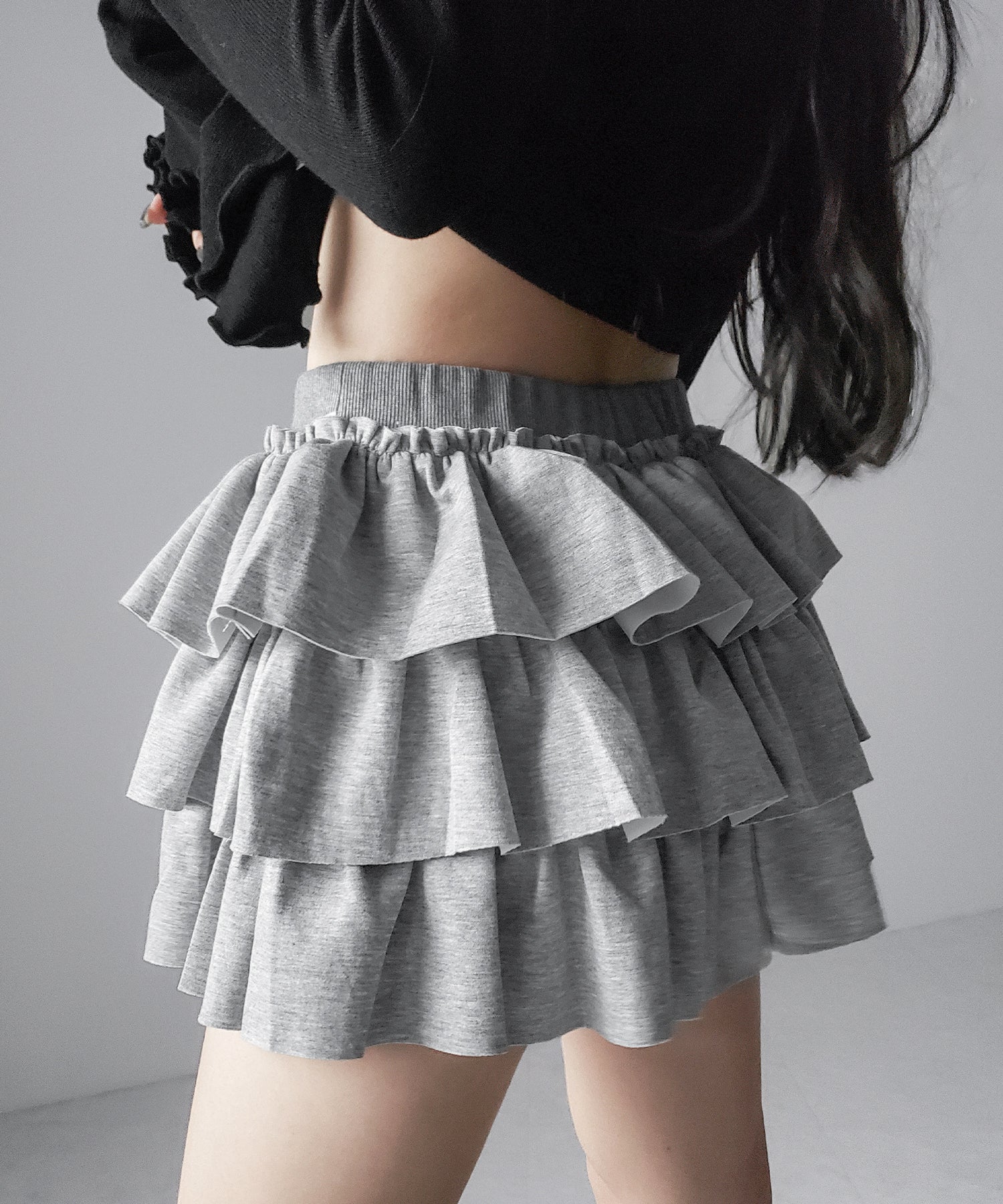 ティアードフリルカットソーミニスカート ／ tiered frill cut and sew mini skirt