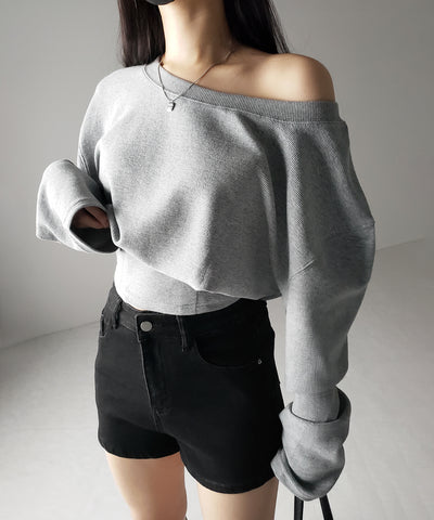 【 2color 】オフショルダーショートスウェットライクトップス ／ off shoulder short sweat like tops