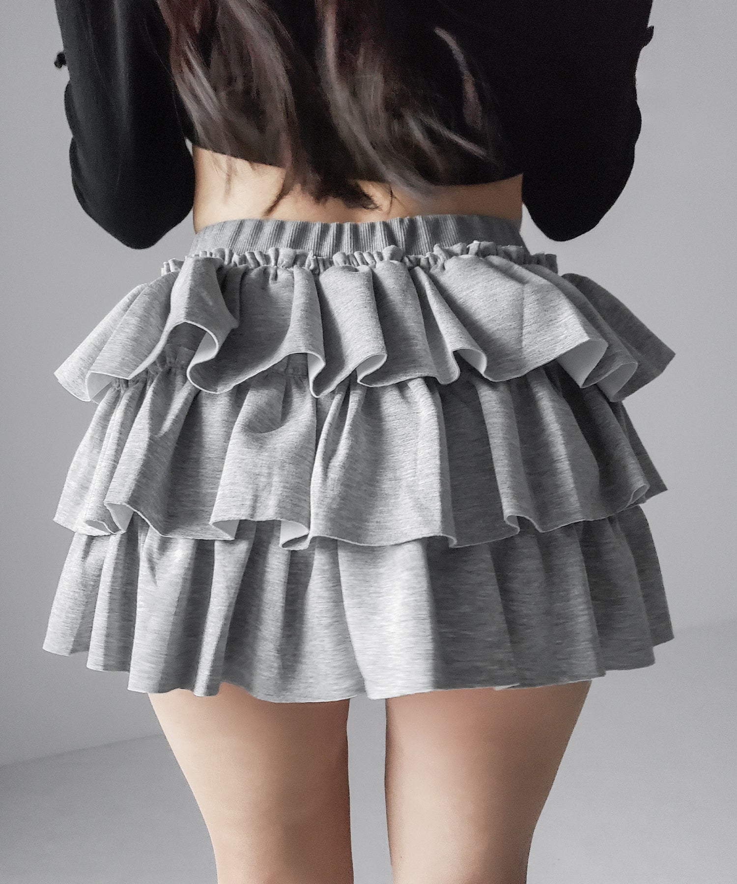ティアードフリルカットソーミニスカート ／ tiered frill cut and sew mini skirt