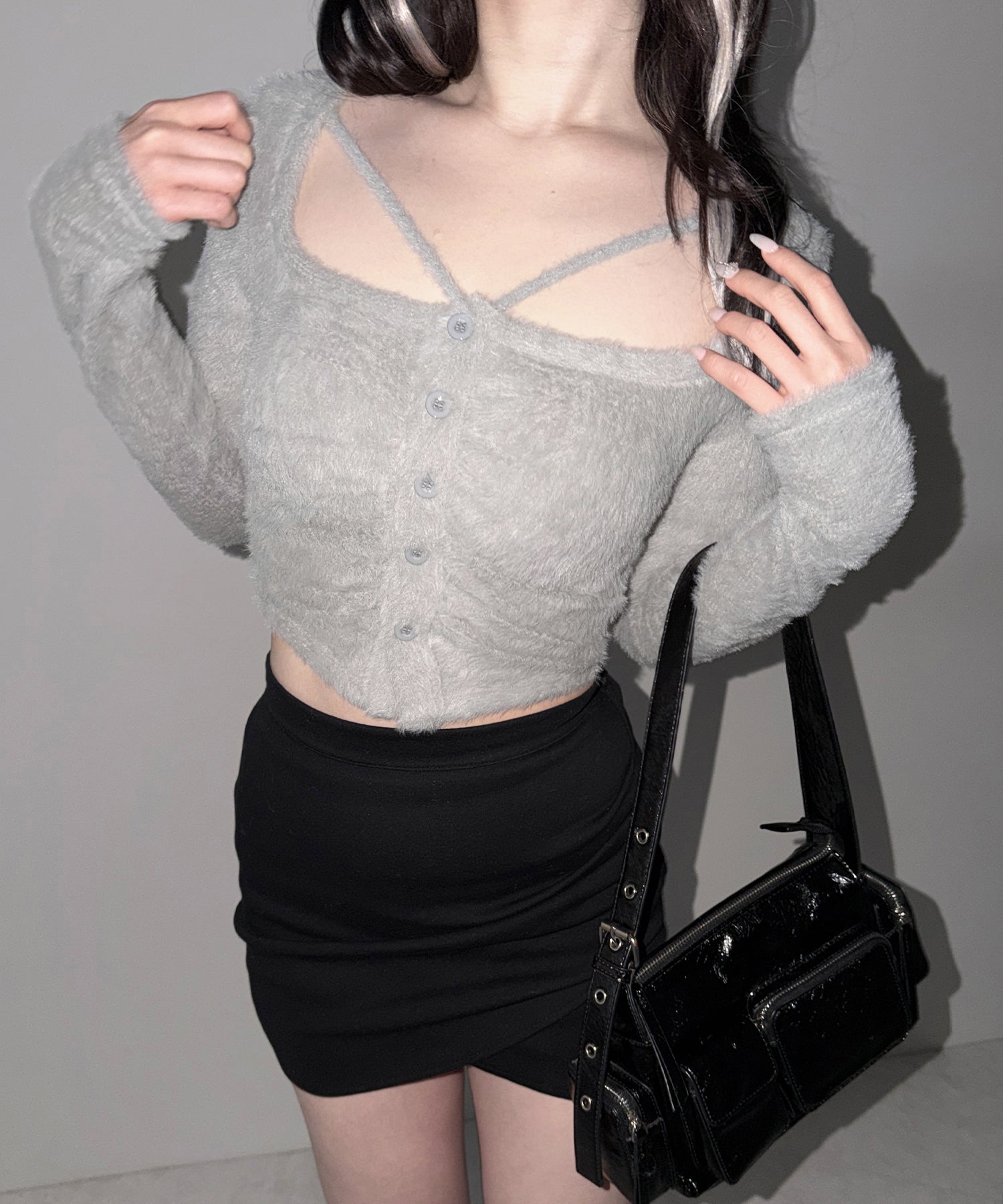 クロスストラップスクエアショートシャギーカーディガン ／ cross strap square short shaggy cardigan