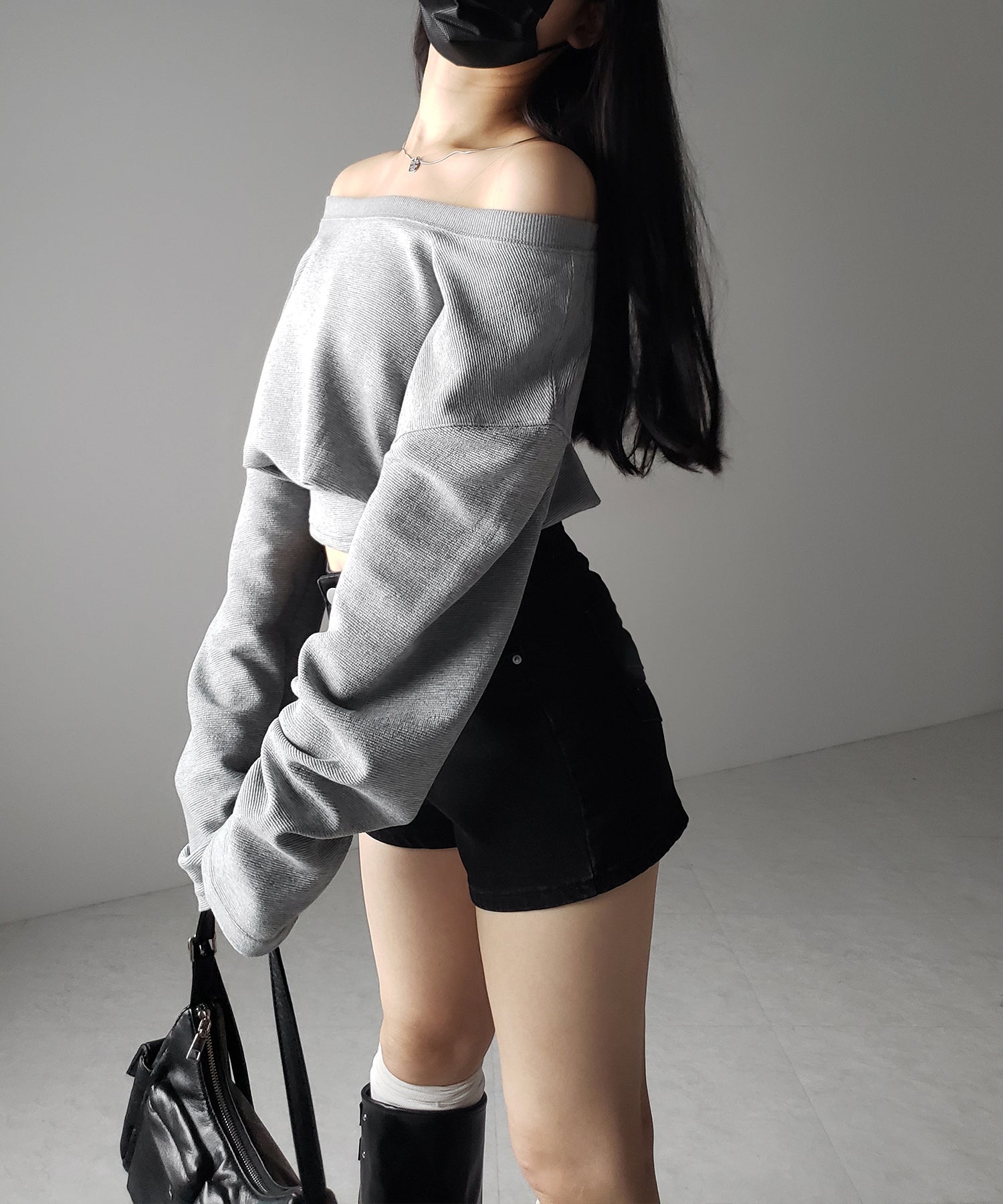 【 2color 】オフショルダーショートスウェットライクトップス ／ off shoulder short sweat like tops