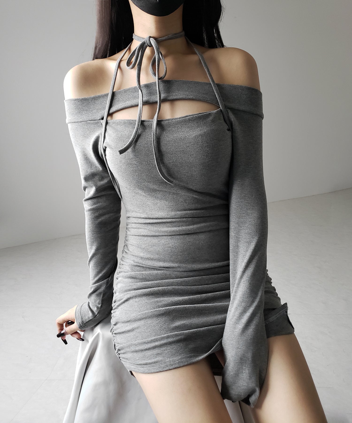 【 ２WAY 】クロスストラップリボンカットアウトオフショルミニワンピース ／ cross strap ribbon cutout offshoulder mini onepiece