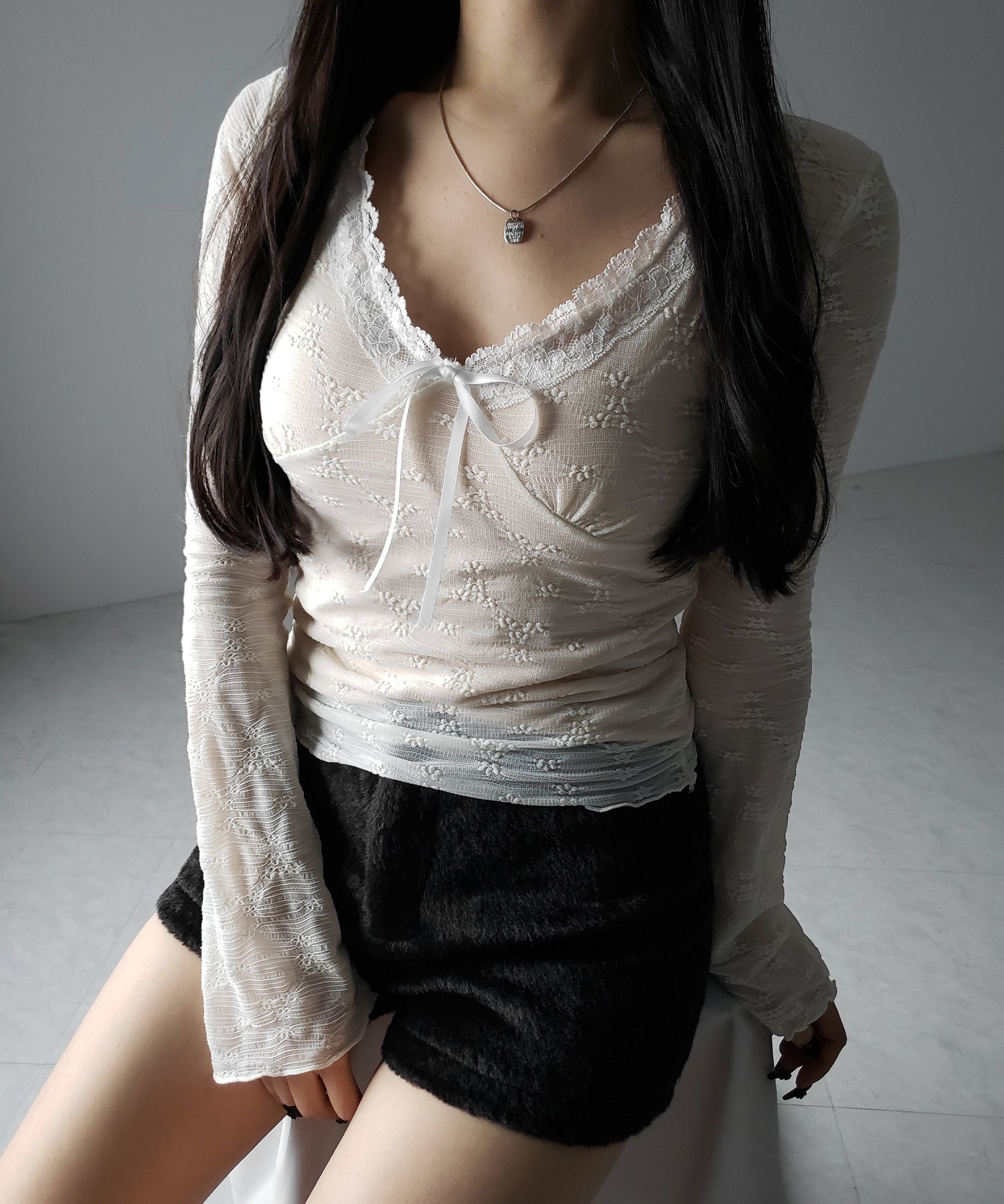 フロントリボンレイヤードレーストップス ／ front ribbon layered lace tops