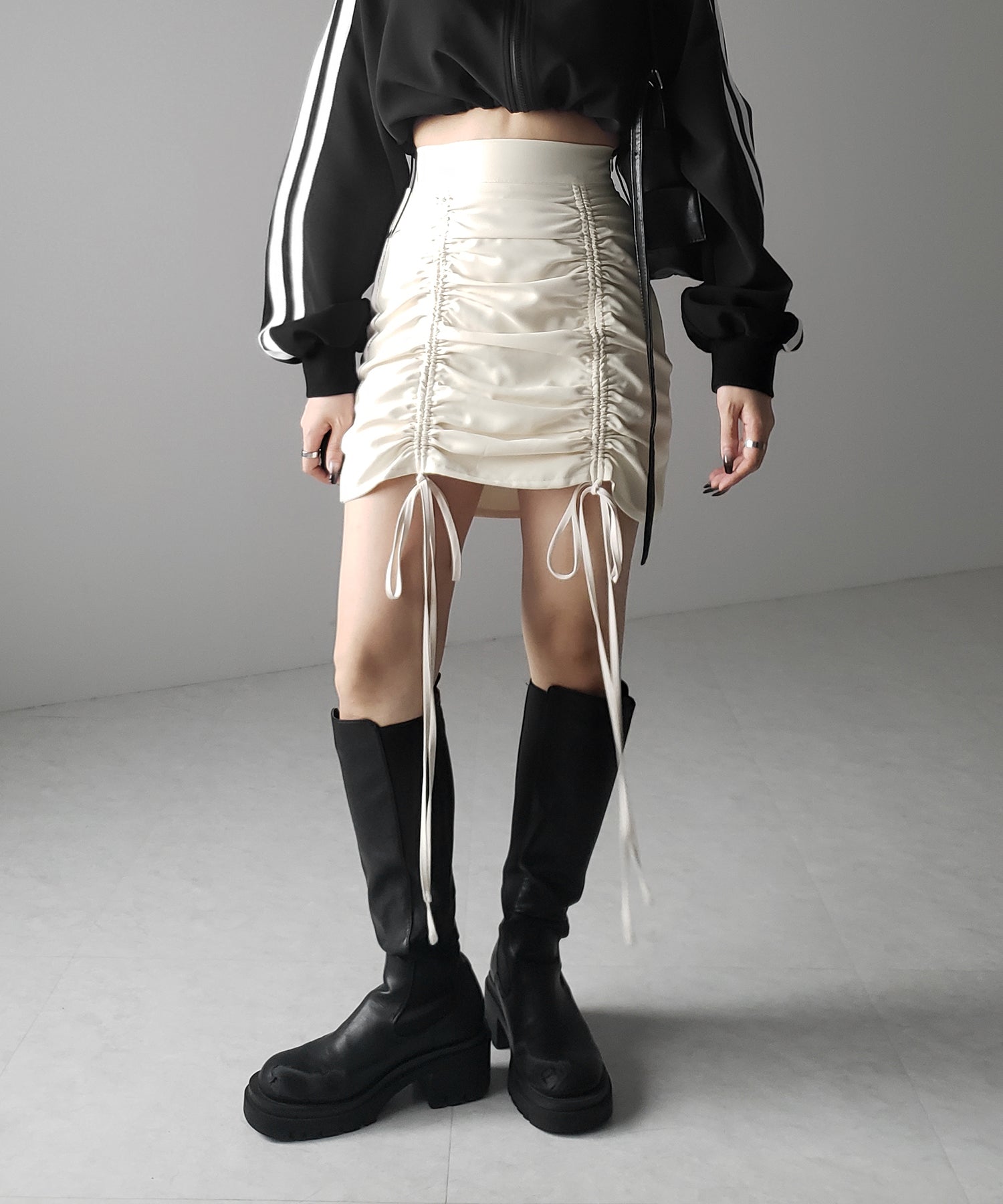 【 インパン裏地付 ／ セルフカット調節可能 】 ストラップダブルリボンシャーリングミニスカート ／ strap double ribbon shirring mini skirt