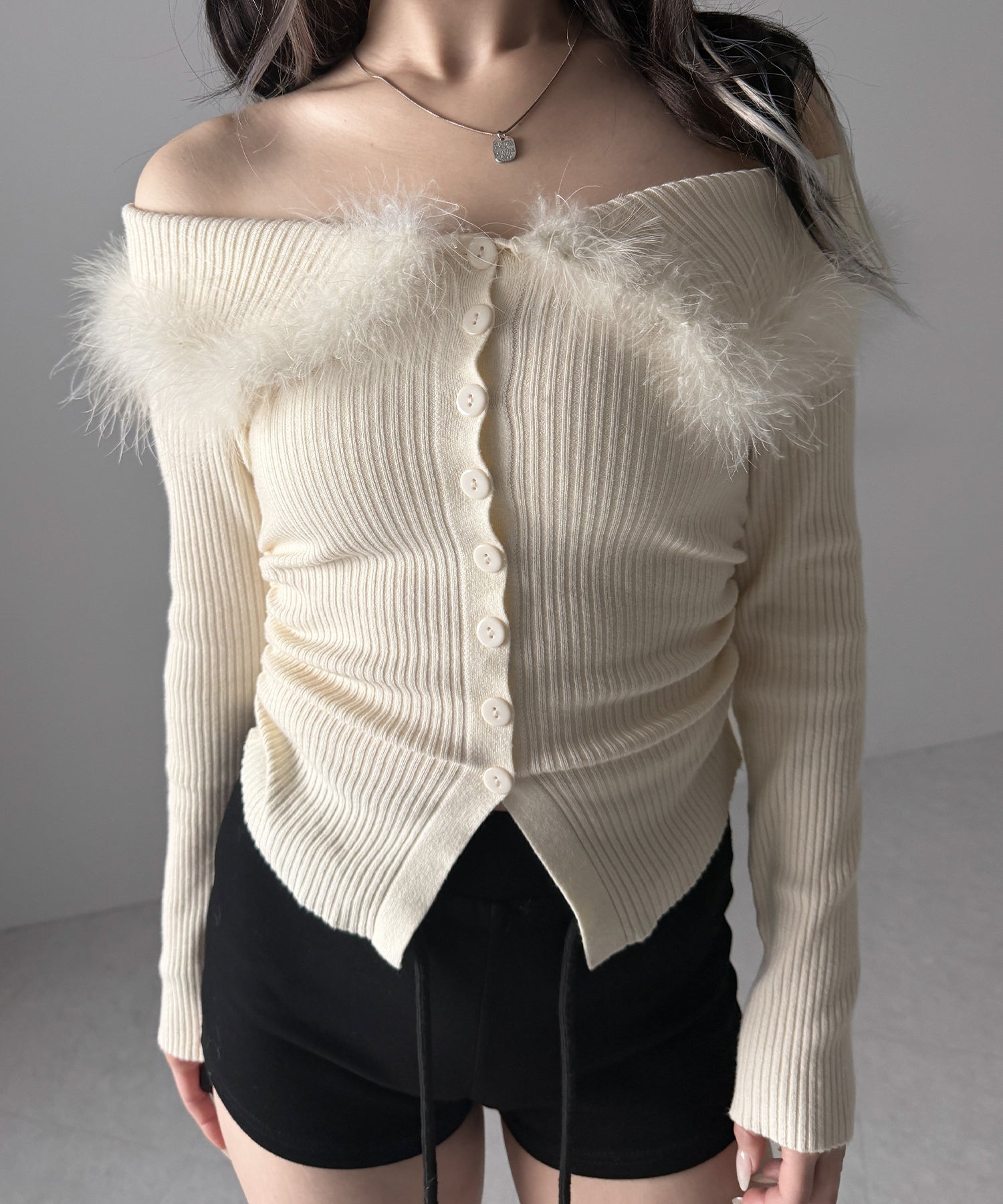 フェザーファー襟オフショルリブニットトップス ／feather fur collar off shoulder rib knit tops