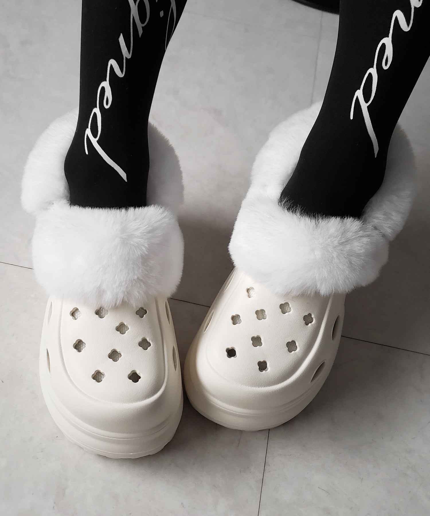 フェイクファー厚底クロッグサンダル ／ Fake fur platform clog sandals