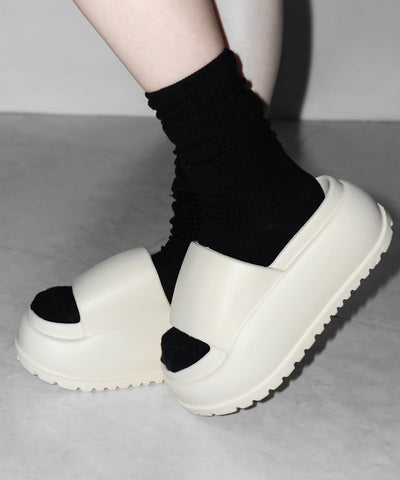 厚底ボリュームソールパフィースライドサンダル／platform volume sole puffy slide sandals