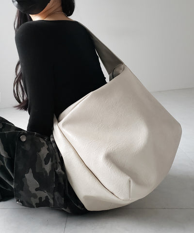 【 ２WAY ／ A4収納可 】ハトメデザインベルテッドワンハンドルショルダーバッグ ／ Eyelet design belted onehandle shoulder bag