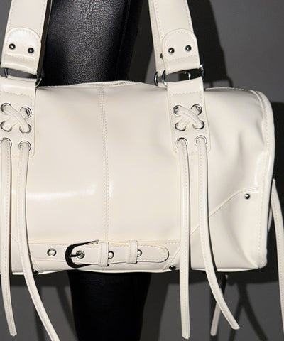 【 ショルダーストラップ付き２WAY 】レースアップベルテッドフリンジボストンショルダーバッグ／lace up belted fringe boston shoulder bag