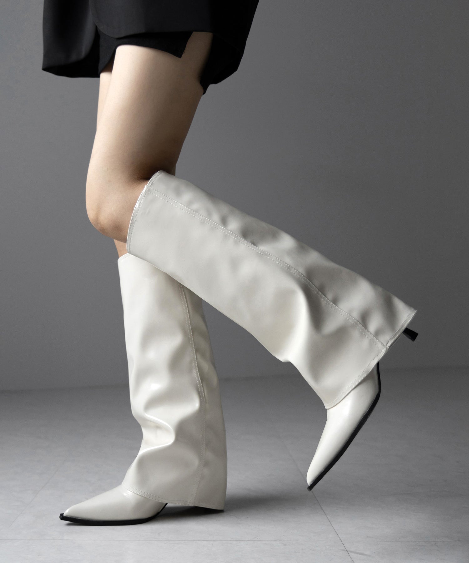 【 ２color 】ポインテッドトゥフェイクレザーカバーロングブーツ ／ pointed toe fake leather covered long boots