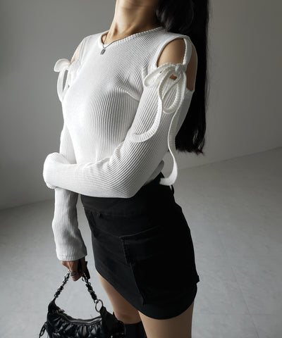 【 ３color 】カットアウトショルダーリボンリブトップス ／ Cut-out shoulder ribbon rib tops