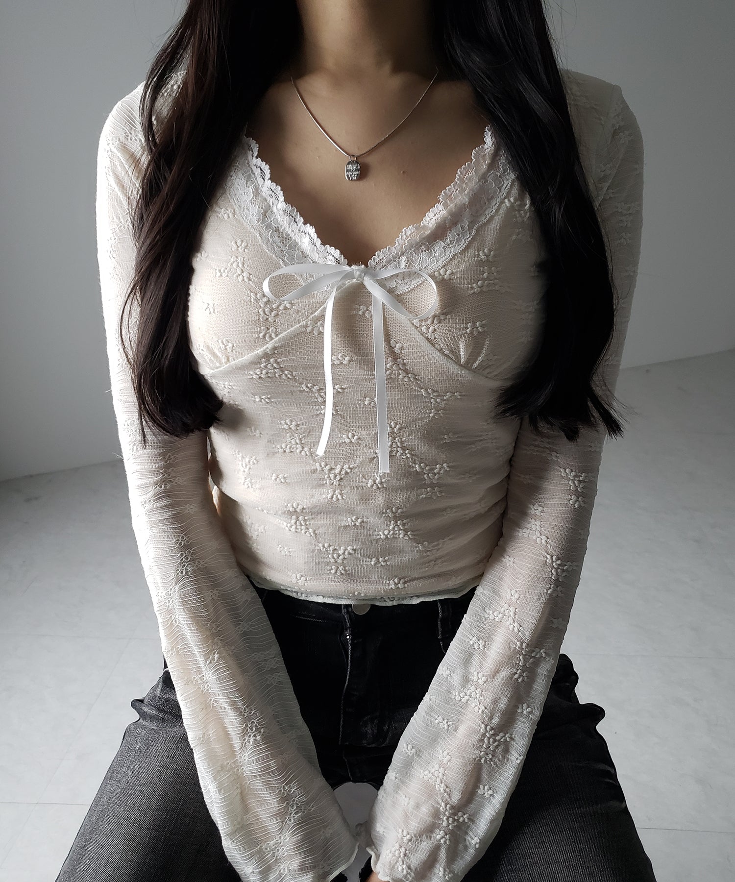 フロントリボンレイヤードレーストップス ／ front ribbon layered lace tops