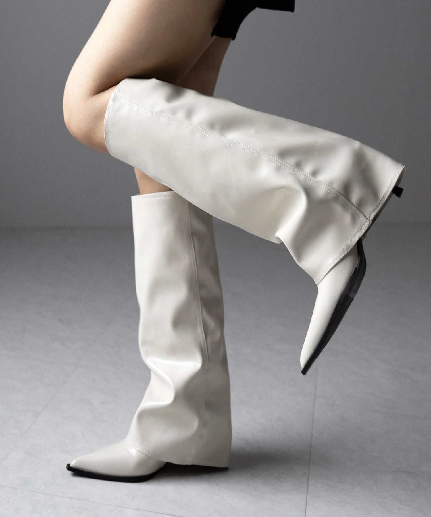 【 ２color 】ポインテッドトゥフェイクレザーカバーロングブーツ ／ pointed toe fake leather covered long boots
