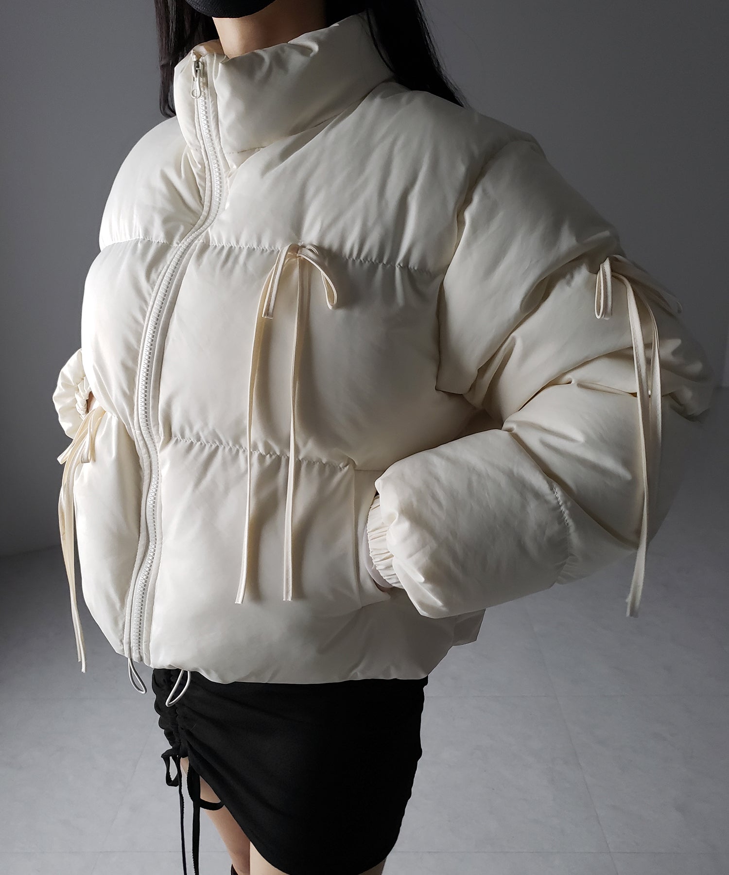 【 選べる３色展開 ／ 裾絞り可能２WAY 】ストラップリボンショートパフダウンジャケット ／ strap ribbon short puff down jacket