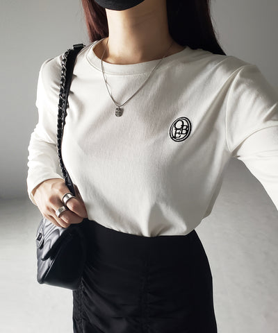 OBE刺繍 ミニロゴ長袖Ｔシャツ【 韓国製 】