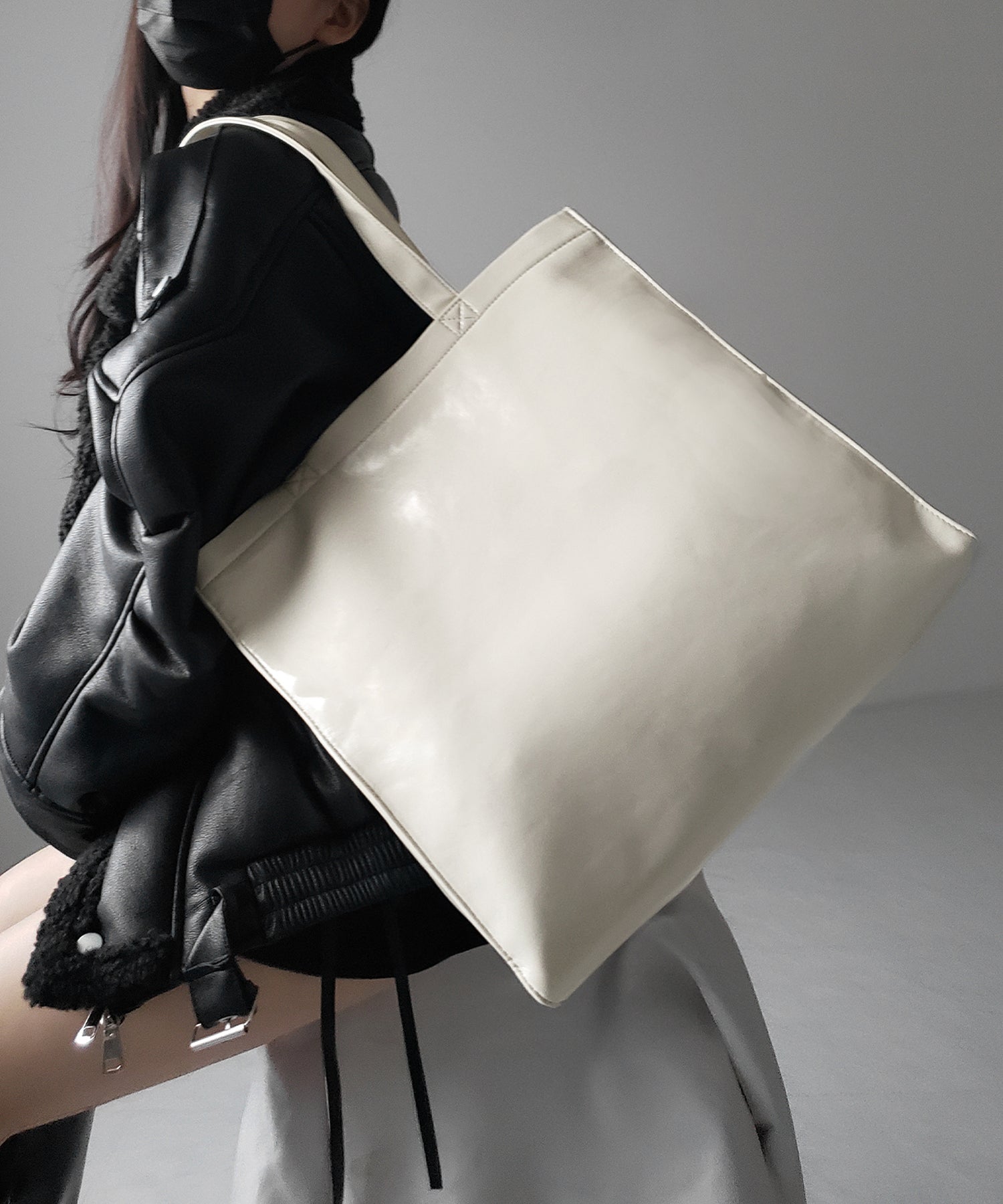 【 ２color ／ 大容量 】フェイクレザービッグスクエアトートバッグ ／ fake leather big square tote bag