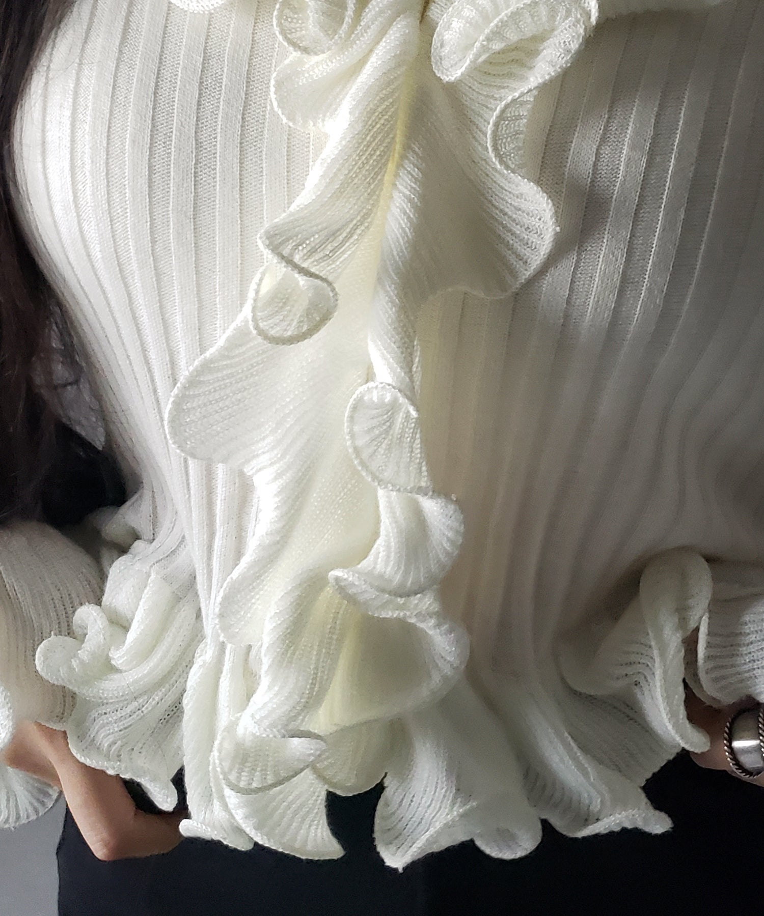 シアーフリル長袖リブニットカーディガン ／ sheer frill long-sleeve ribbed knit cardigan