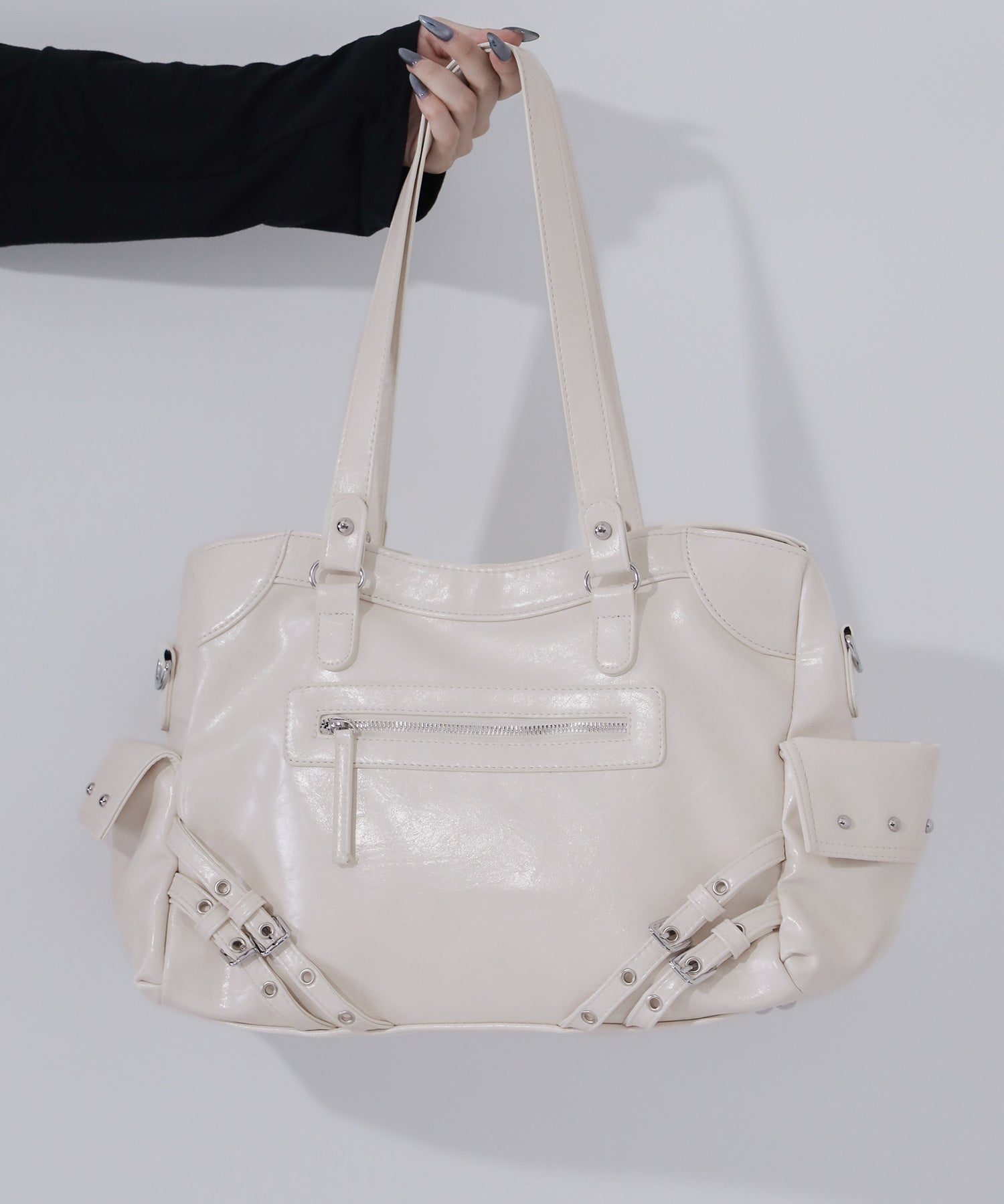 【 ショルダーストラップ付き２WAY 】ベルトデザインスタッズポケットヴィンテージショルダーバッグ ／ ( ２WAY ) belt design studs pocket vintage shoulder bag