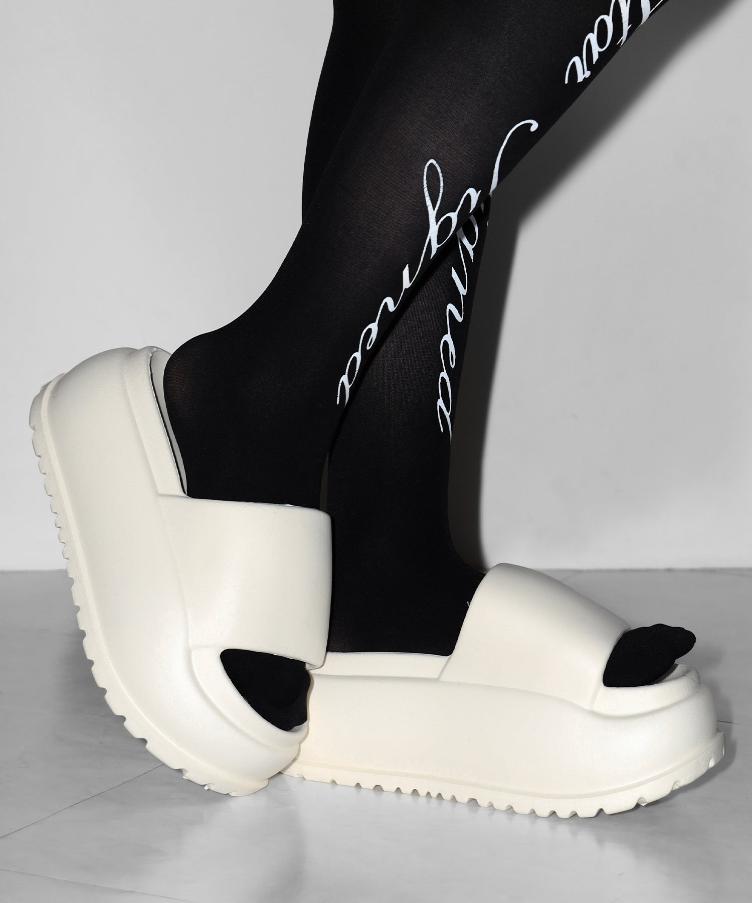 厚底ボリュームソールパフィースライドサンダル／platform volume sole puffy slide sandals