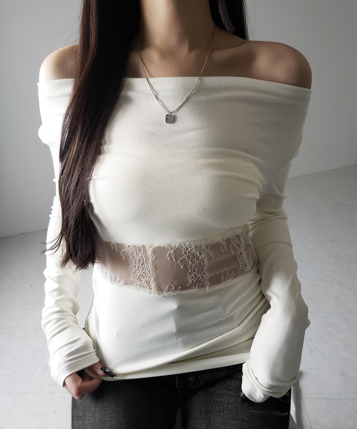 【 ２color 】ウエストレースカットアウトオフショルトップス ／ waist lace cutout offshoulder tops