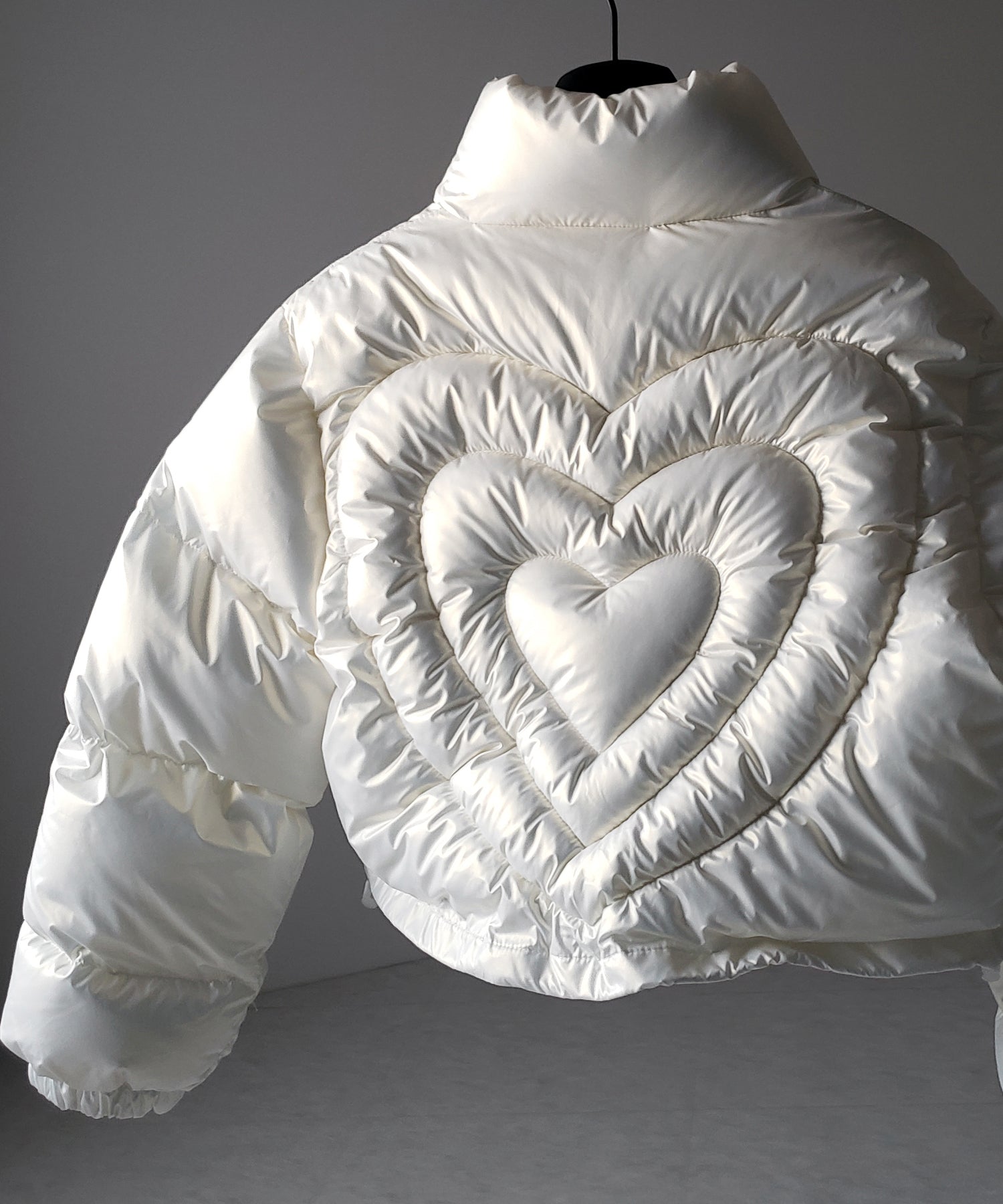 ハートグロッシーショートダウンジャケット ／ heart glossy short down jacket