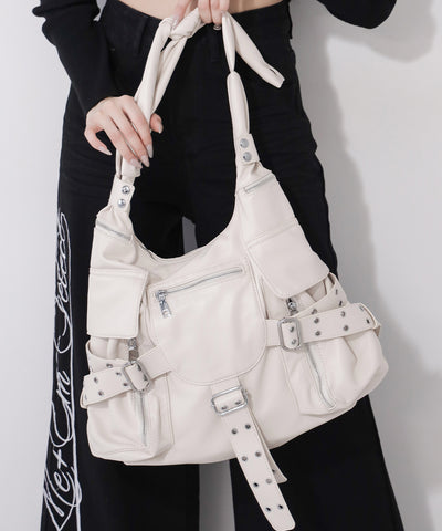 【 多ポケットで収納力抜群 】３連ベルテッド多ポケットフェイクレザーショルダーバッグ ／ Three belted multi pocket fake leather shoulder bag