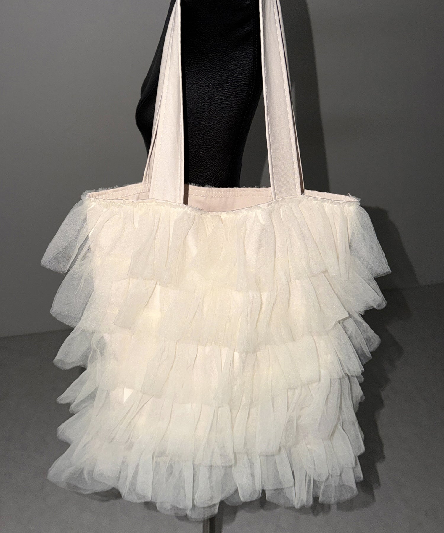 【 3color ／ A4収納可 】チュールフリルスクエアトートバッグ ／ tulle frill square tote bag