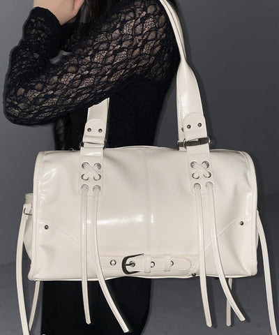 【 ショルダーストラップ付き２WAY 】レースアップベルテッドフリンジボストンショルダーバッグ／lace up belted fringe boston shoulder bag