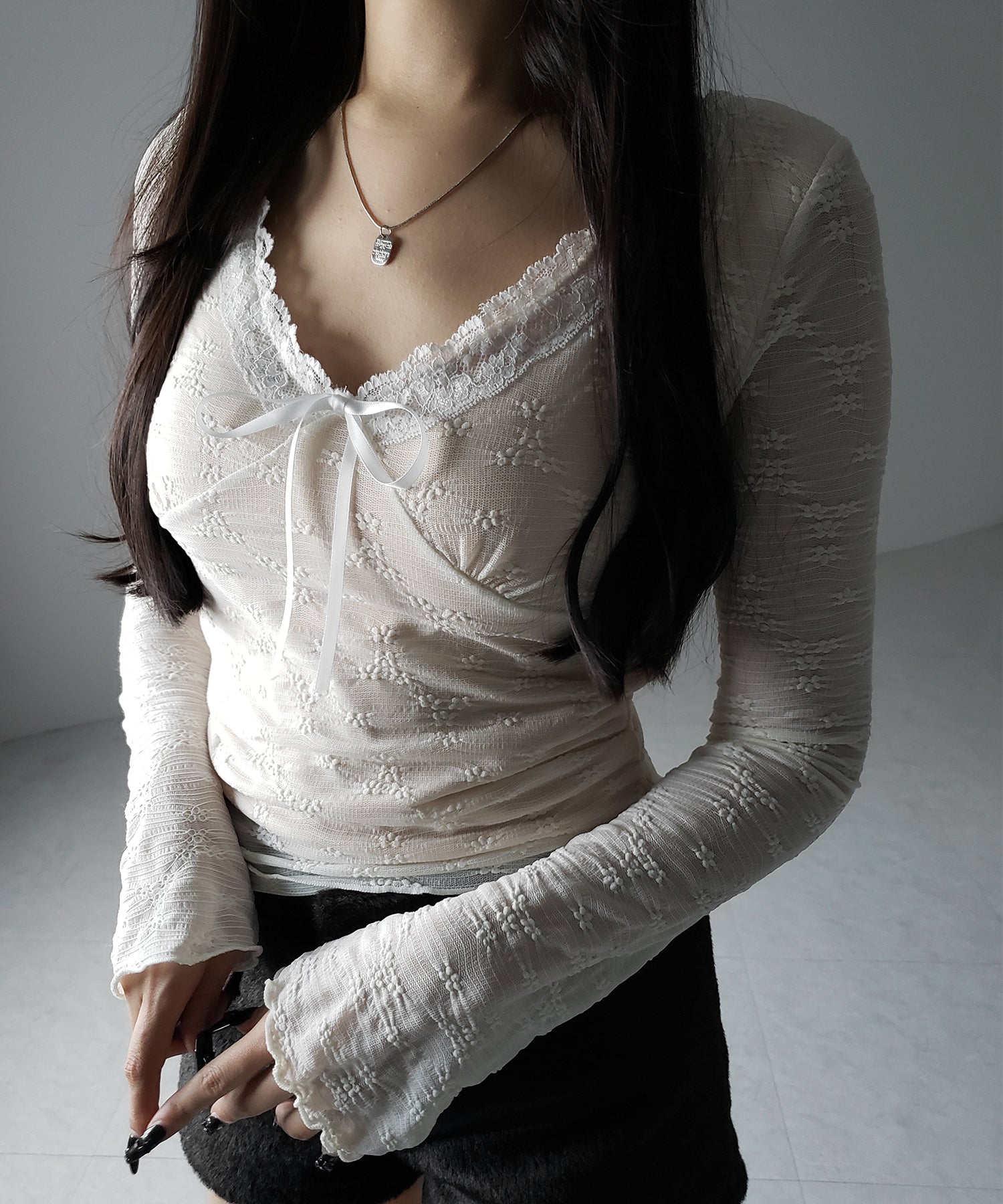 フロントリボンレイヤードレーストップス ／ front ribbon layered lace tops