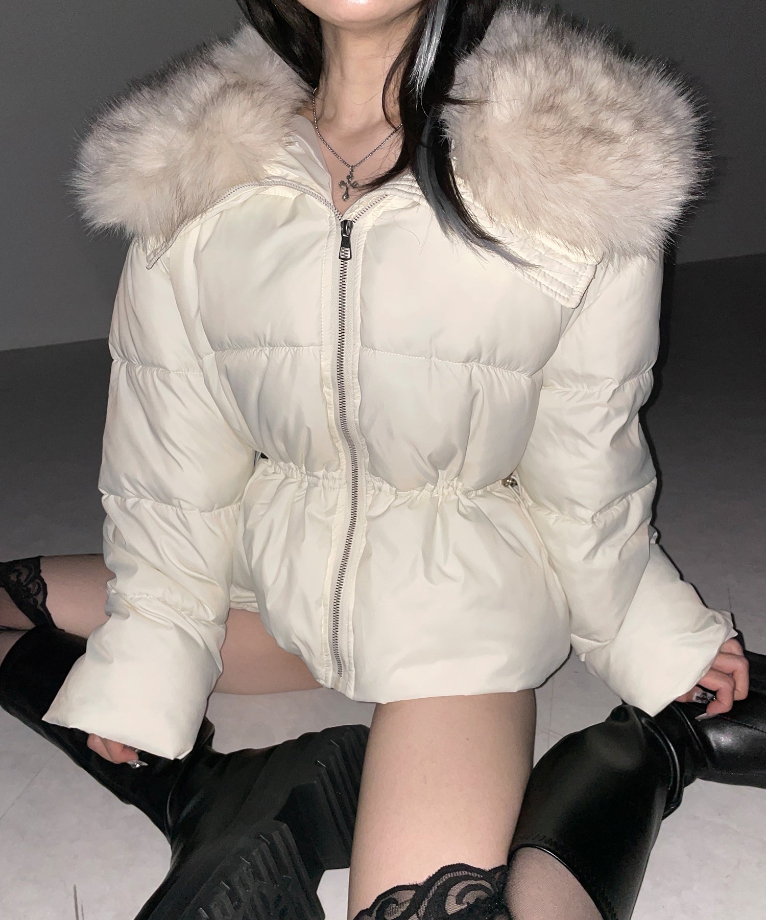 ファーカラーウエストマークミディダウンジャケット ／ fur collar waist-mark midi down jacket