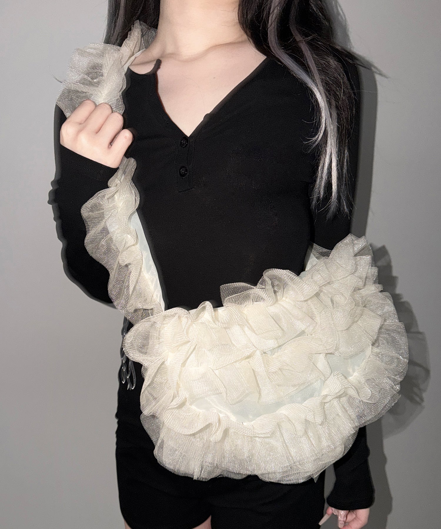 チュールフリルショルダーボディバッグ／ tulle frill shoulder body bag