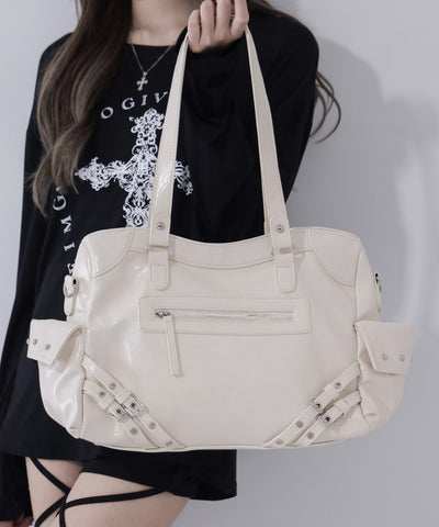 【 ショルダーストラップ付き２WAY 】ベルトデザインスタッズポケットヴィンテージショルダーバッグ ／ ( ２WAY ) belt design studs pocket vintage shoulder bag