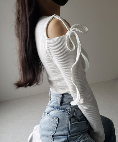 【 ３color 】カットアウトショルダーリボンリブトップス ／ Cut-out shoulder ribbon rib tops
