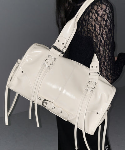 【 ショルダーストラップ付き２WAY 】レースアップベルテッドフリンジボストンショルダーバッグ／lace up belted fringe boston shoulder bag