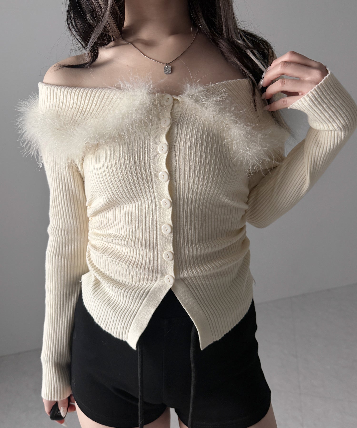 フェザーファー襟オフショルリブニットトップス ／feather fur collar off shoulder rib knit tops