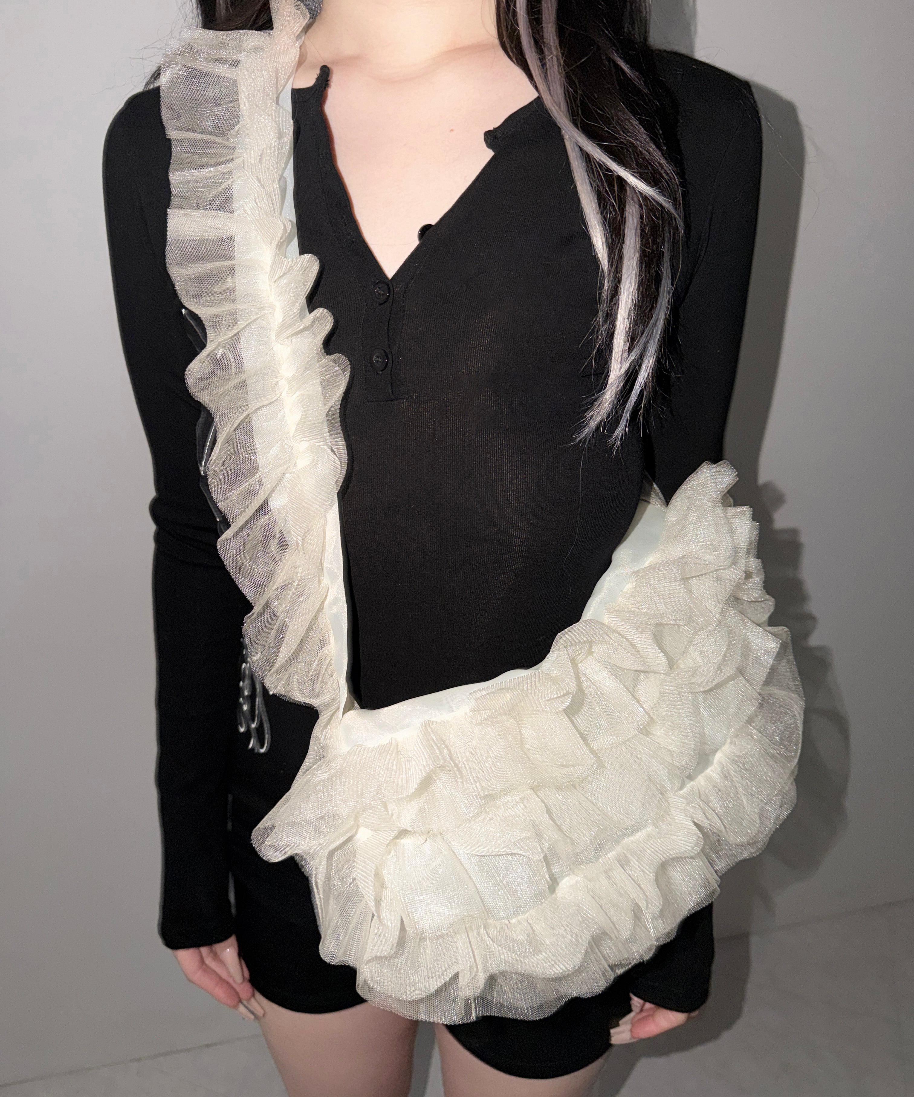 チュールフリルショルダーボディバッグ／ tulle frill shoulder body bag