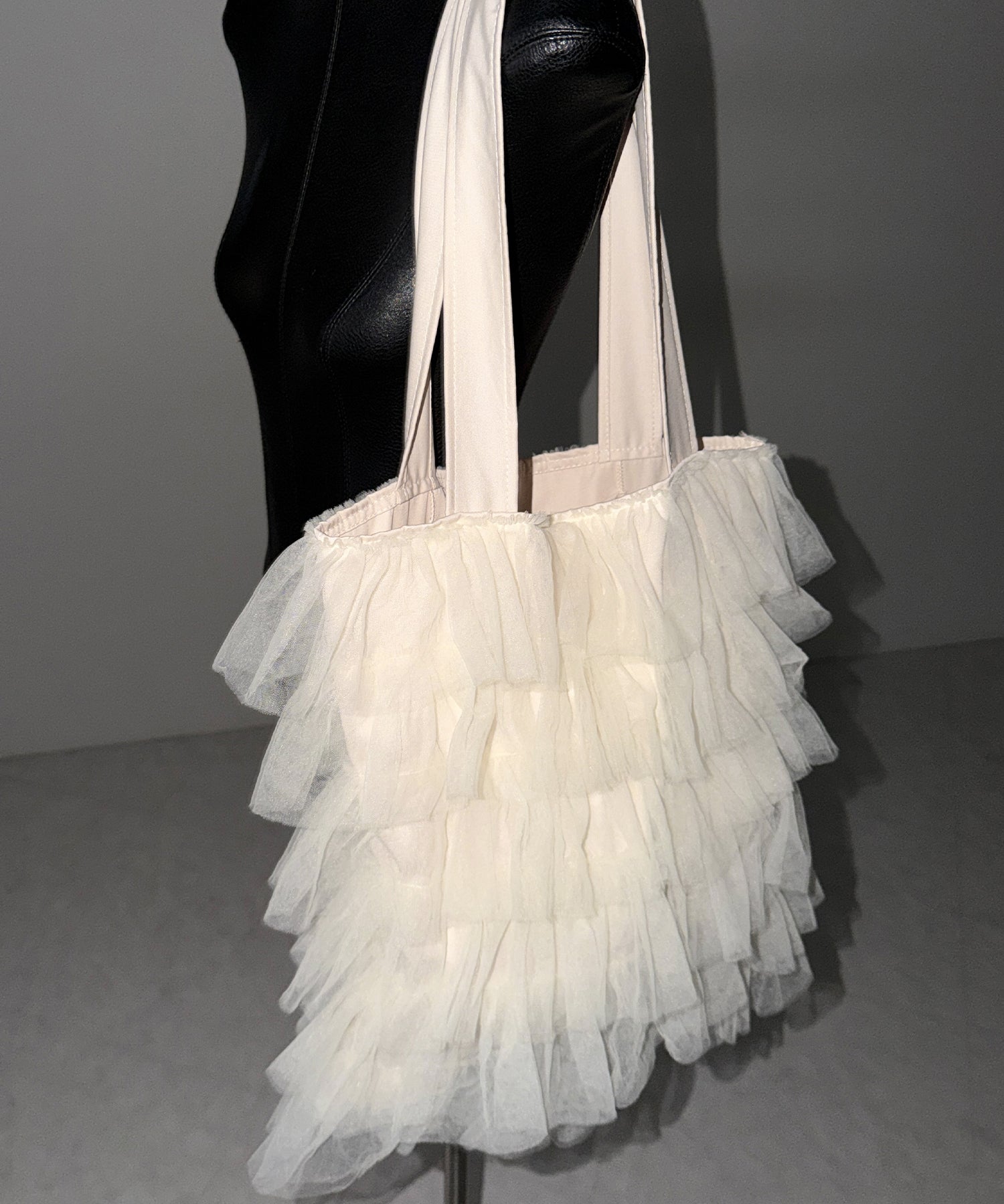 【 3color ／ A4収納可 】チュールフリルスクエアトートバッグ ／ tulle frill square tote bag