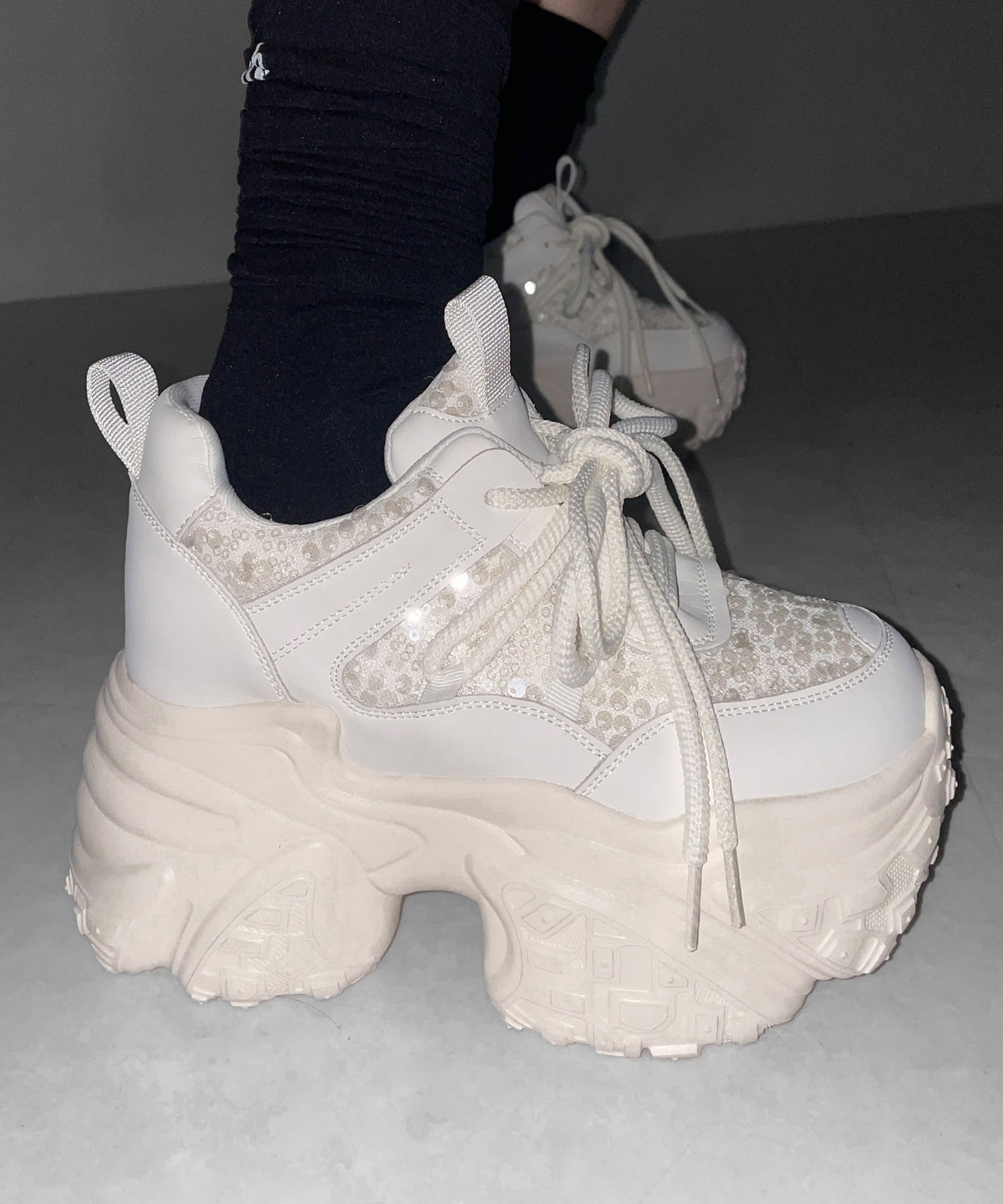【 +10.5cm盛れ 】スパンコールレースアップ厚底スニーカー ／ +10.5cm spangle lace-up platform sneakers