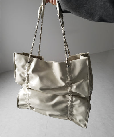 【 ３color ／ A4収納可 】ダブルシャーリングフェイクレザースクエアチェーンバッグ ／ double shirring fake leather square chain bag