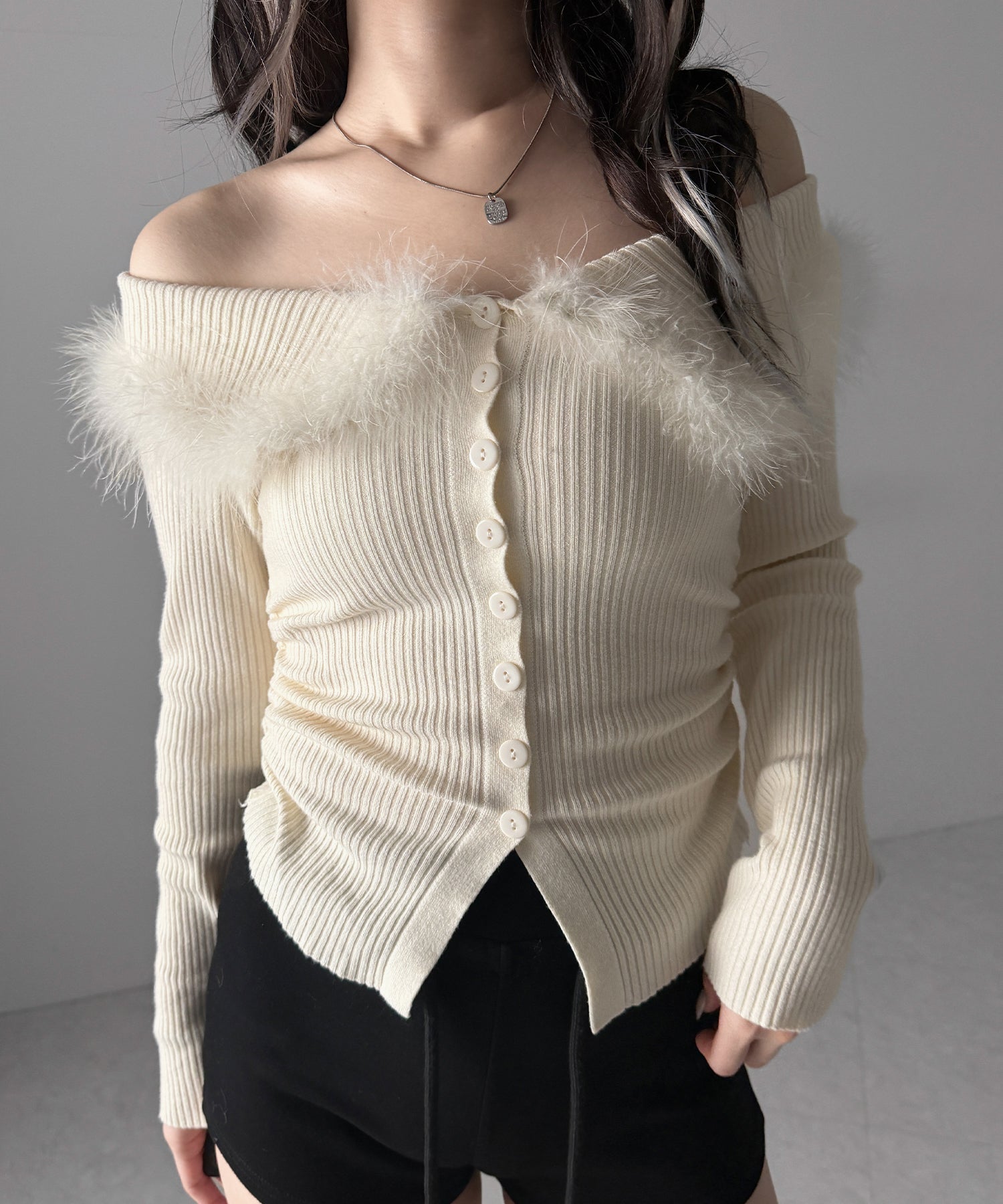 フェザーファー襟オフショルリブニットトップス ／feather fur collar off shoulder rib knit tops
