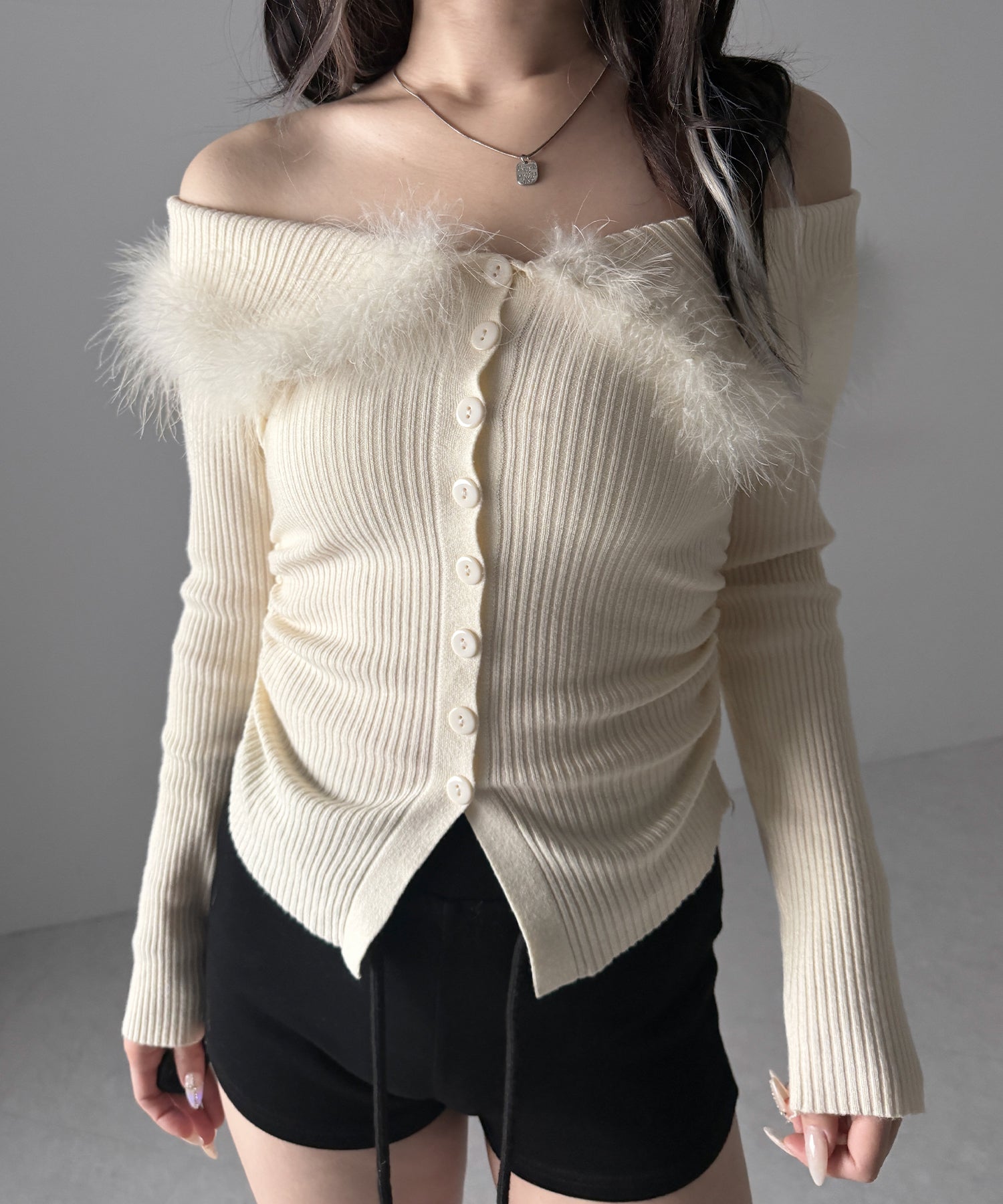 フェザーファー襟オフショルリブニットトップス ／feather fur collar off shoulder rib knit tops