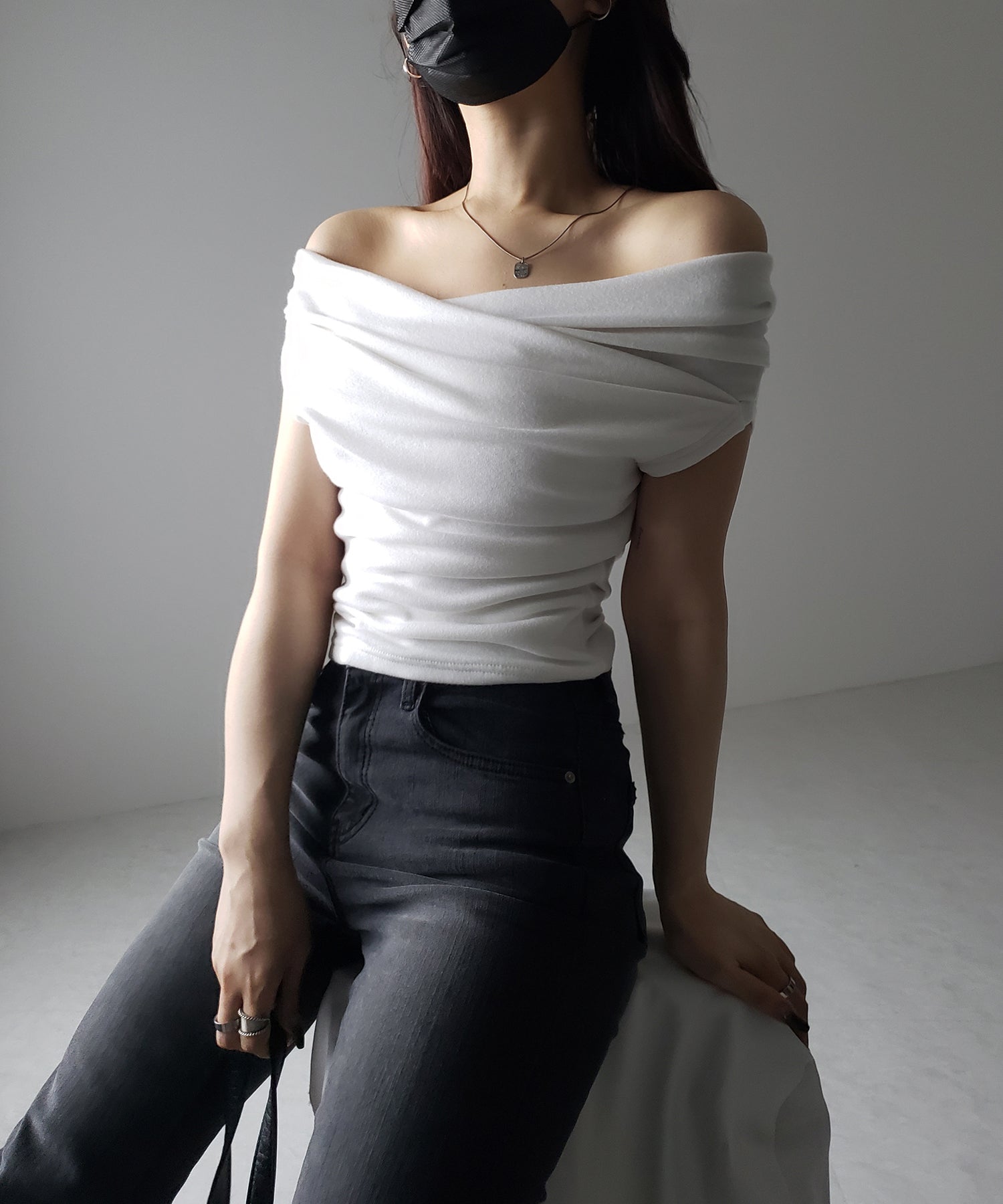 【 ２color 】オフショルギャザーノースリーブトップス ／ off shoulder gather nosleeve tops