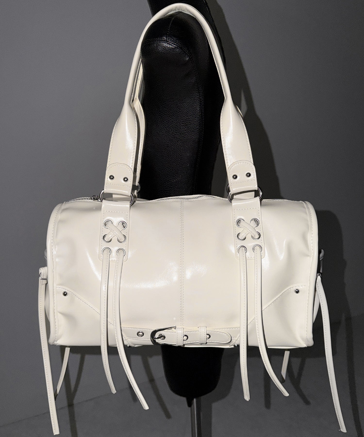 【 ショルダーストラップ付き２WAY 】レースアップベルテッドフリンジボストンショルダーバッグ／lace up belted fringe boston shoulder bag