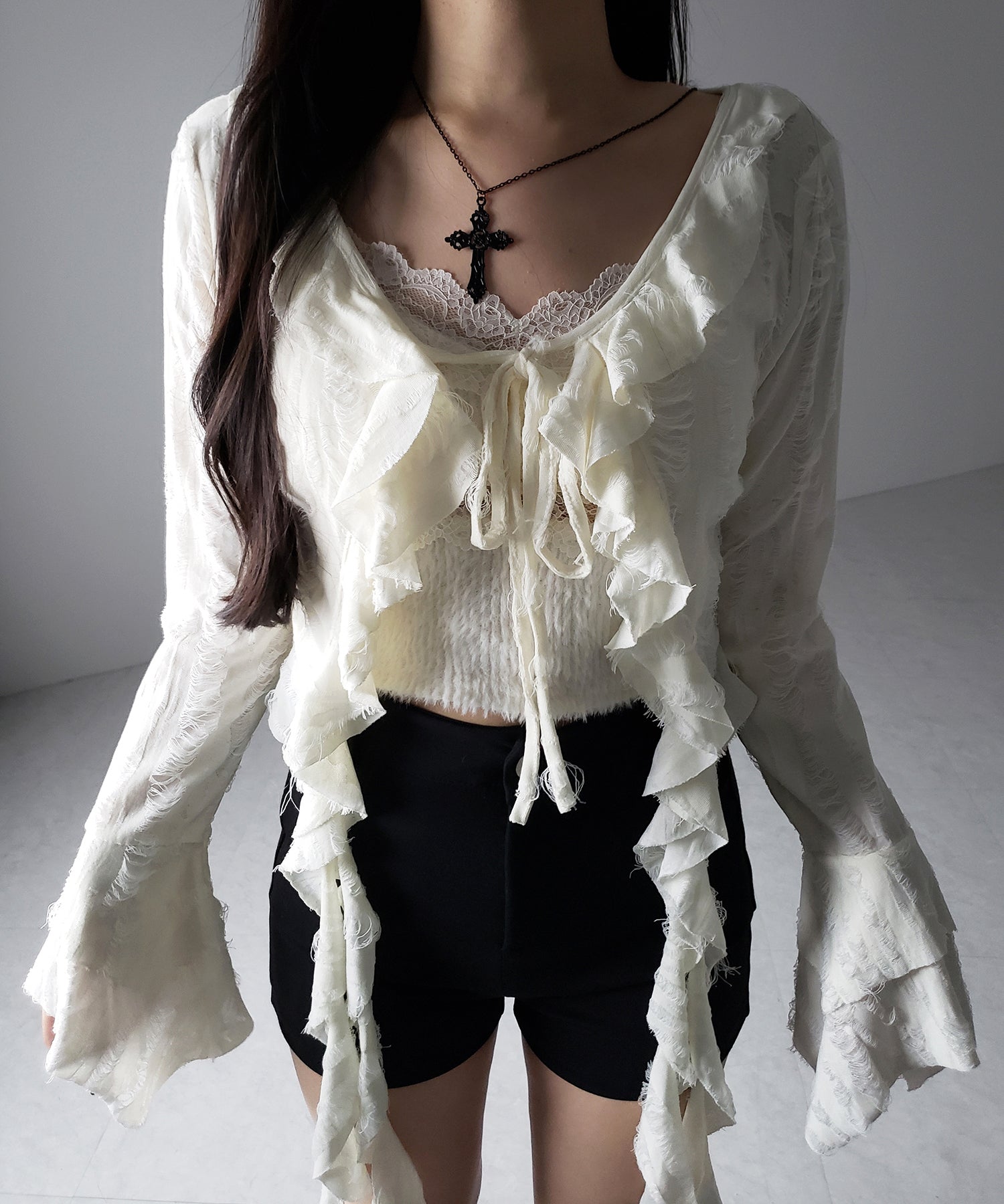 【 ２color 】ダメージフリルショートリボンカーディガン ／ damage frill short ribbon cardigan