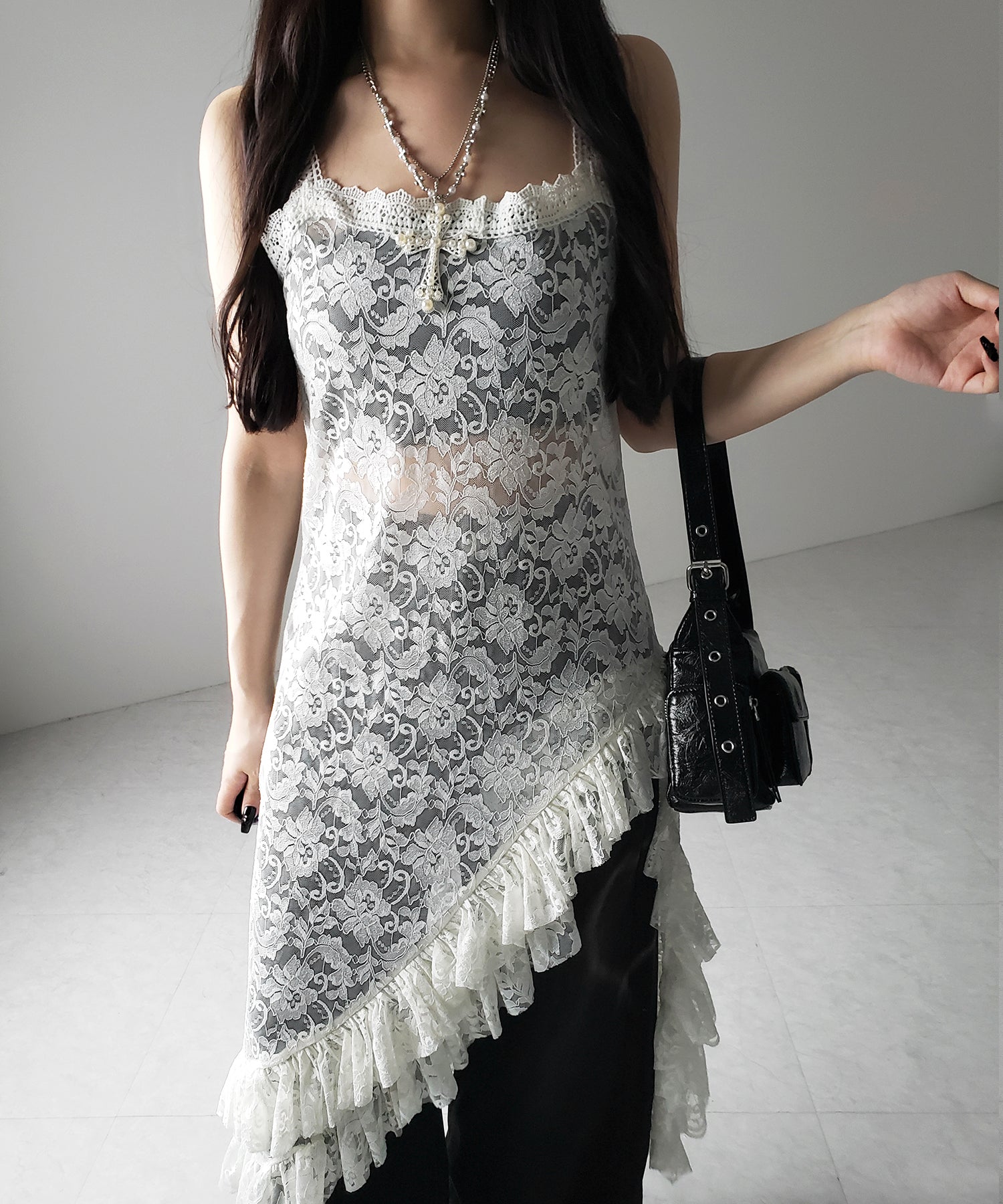 【 ２color 】アシンメトリーフリルレイヤードレースキャミワンピース ／ asymmetry frill layered lace cami onepiece